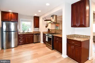 13703 Lynncroft Dr, Chantilly, VA 20151 - Photo 7
