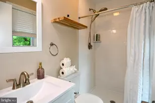 13703 Lynncroft Dr, Chantilly, VA 20151 - Photo 21