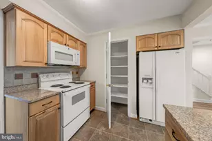 14422 Golden Oak Ct, Centreville, VA 20121 - Photo 13