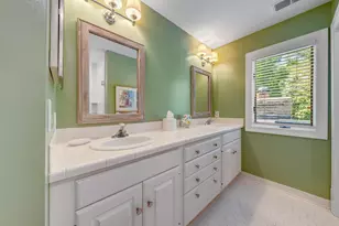 2402 Oakmont Ct, Oakton, VA 22124 - Photo 43