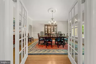 2402 Oakmont Ct, Oakton, VA 22124 - Photo 7