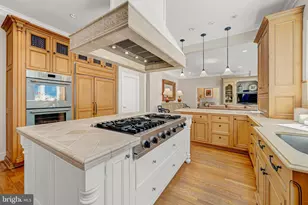 2402 Oakmont Ct, Oakton, VA 22124 - Photo 11