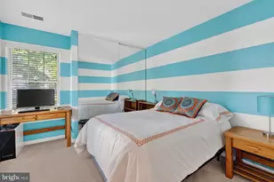 2974 Yarling Ct, Falls Church, VA 22042 - Photo 15