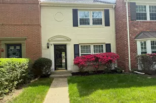 8139 Carrleigh Pkwy, Springfield, VA 22152 - Photo 27