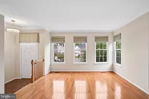 6618 Hunter Creek Ln, Alexandria, VA 22315 - Photo 3