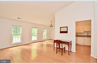 10048 Wood Sorrels Lane, Burke, VA 22015 - Photo 5