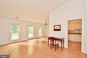 10048 Wood Sorrels Ln, Burke, VA 22015 - Photo 5