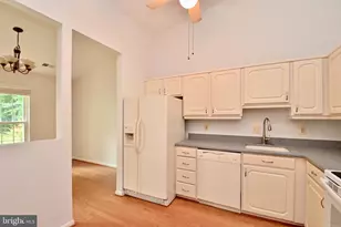 10048 Wood Sorrels Ln, Burke, VA 22015 - Photo 15