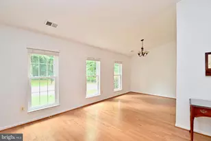 10048 Wood Sorrels Ln, Burke, VA 22015 - Photo 7