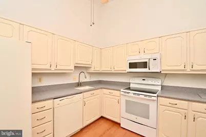 10048 Wood Sorrels Lane, Burke, VA 22015 - Photo 13