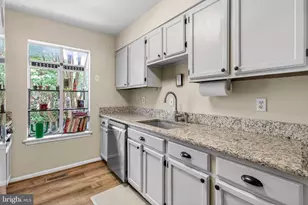 9694 Poindexter Ct, Burke, VA 22015 - Photo 11