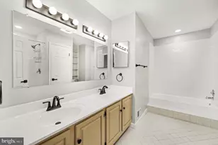 7705 Jewelweed Ct, Springfield, VA 22152 - Photo 11