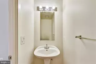 4480 Market Commons Dr, Fairfax, VA 22033 - Photo 17