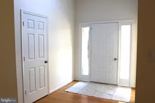 4507 Highland Green Ct, Alexandria, VA 22312 - Photo 3