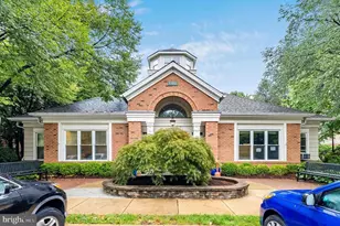 2204 Westcourt Ln, Herndon, VA 20170 - Photo 33