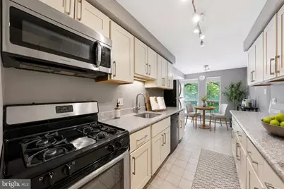 11252 Chestnut Grove Square #248, Reston, VA 20190 - Photo 7