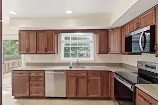 6800 Sydenstricker Rd, Springfield, VA 22152 - Photo 7