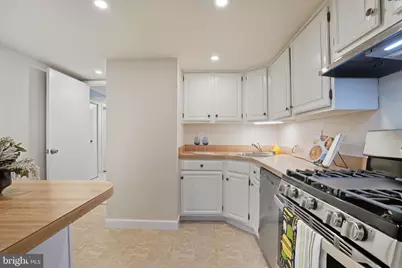 1552 Northgate Square #12B, Reston, VA 20190 - Photo 7