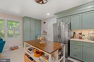 2402 Popkins Ln, Alexandria, VA 22306 - Photo 17