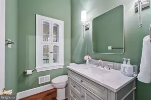 10034 Scenic View Terrace, Vienna, VA 22182 - Photo 17