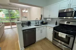 12903 Alton Square, Herndon, VA 20170 - Photo 5