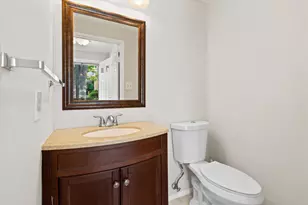 7914 Tyson Oaks Cir, Vienna, VA 22182 - Photo 5