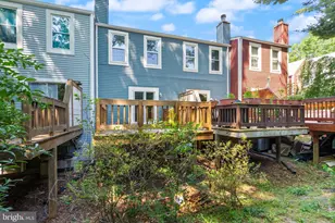 11243 Silentwood Ln, Reston, VA 20191 - Photo 27