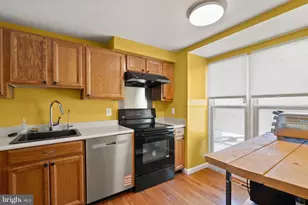 11243 Silentwood Ln, Reston, VA 20191 - Photo 3
