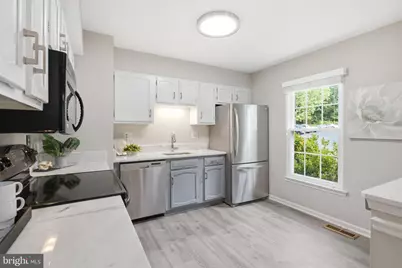 10869 Oak Green Court, Burke, VA 22015 - Photo 11