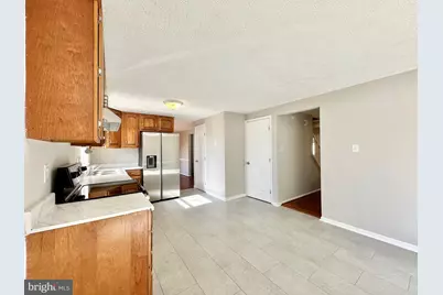 7649 Fallswood Way, Lorton, VA 22079 - Photo 7