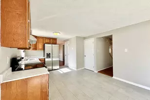 7649 Fallswood Way, Lorton, VA 22079 - Photo 7
