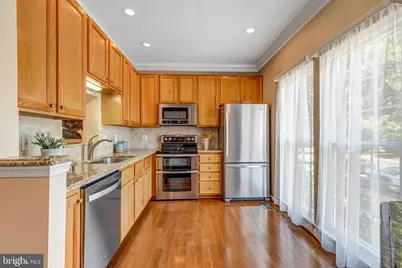 7706 Effingham Square, Alexandria, VA 22315 - Photo 7