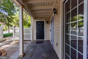 10198 Ashbrooke Ct, Oakton, VA 22124 - Photo 5