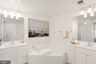 11575 Cavalier Landing Ct, Fairfax, VA 22030 - Photo 15