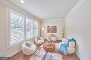605 Meadow Ln SW, Vienna, VA 22180 - Photo 3