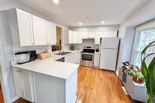 9710 Lakepointe Dr, Burke, VA 22015 - Photo 3