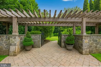 8305 Fox Haven Drive, McLean, VA 22102 - Photo 5