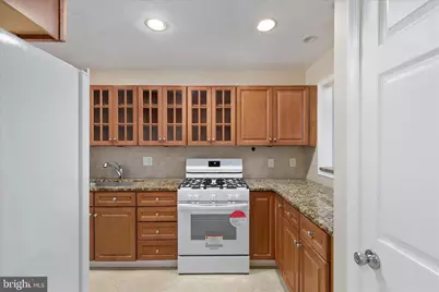 10110 Oakton Terrace Road #10110, Oakton, VA 22124 - Photo 7