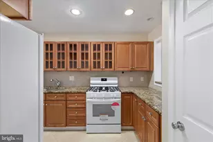 10110 Oakton Terrace Rd, Oakton, VA 22124 - Photo 7