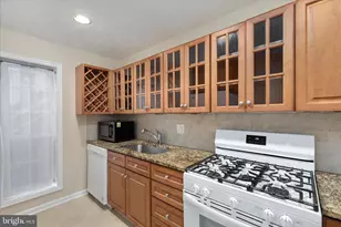 10110 Oakton Terrace Rd, Oakton, VA 22124 - Photo 3