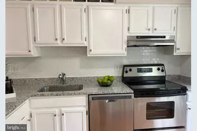 11198 Silentwood Lane, Reston, VA 20191 - Photo 3