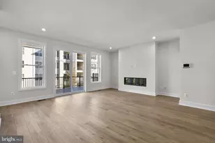 1 Aviation Pl, Herndon, VA 20171 - Photo 11