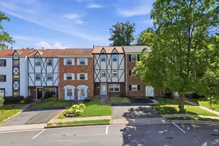 6335 Paddington Ln, Centreville, VA 20120 - Photo 1