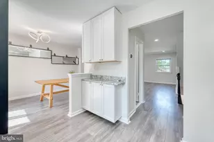 6335 Paddington Ln, Centreville, VA 20120 - Photo 13