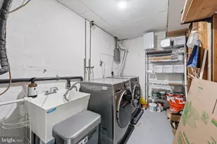 6335 Paddington Ln, Centreville, VA 20120 - Photo 23