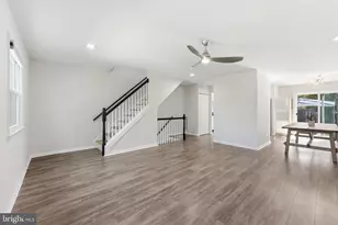 6335 Paddington Ln, Centreville, VA 20120 - Photo 9