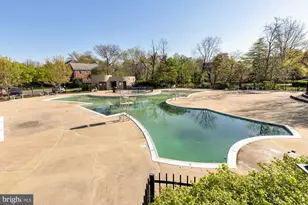 6715 W Wakefield Dr, Alexandria, VA 22307 - Photo 23