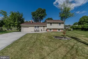 5705 Buckingham Palace Ct, Alexandria, VA 22315 - Photo 7