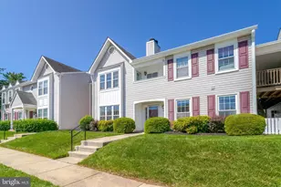7825 Harrowgate Cir, Springfield, VA 22152 - Photo 3