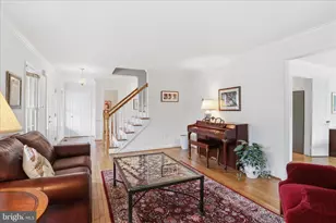 9833 Squaw Valley Dr, Vienna, VA 22182 - Photo 17